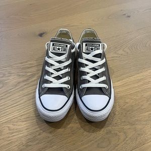 Women’s Size 6 Grey Converse